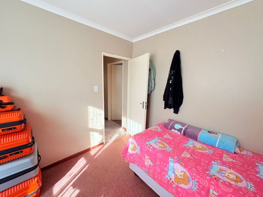 4 Bedroom Property for Sale in Sunnyridge Eastern Cape